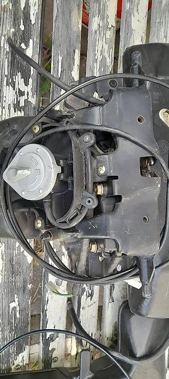 Sym Tutti pezzi di ricambio per scooter: Sym Mio 100 serbatoio – Usato da Savosa venduto da VIR66. 1
