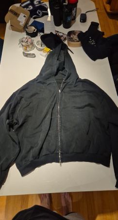Schwarze Kapuzenjacke mit Reissverschluss, Grösse XXL