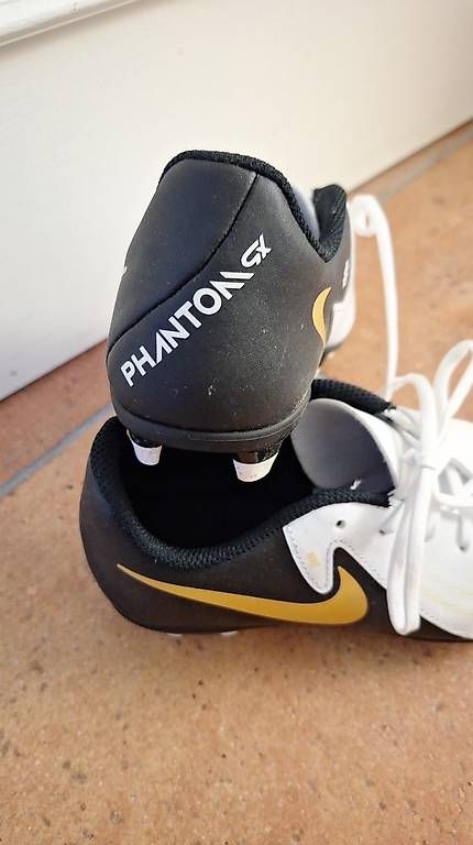 Scarpe per ragazzi: Fussballschuhe kinder grösse 33 nike – Usato da Kölliken venduto da minimeee 2