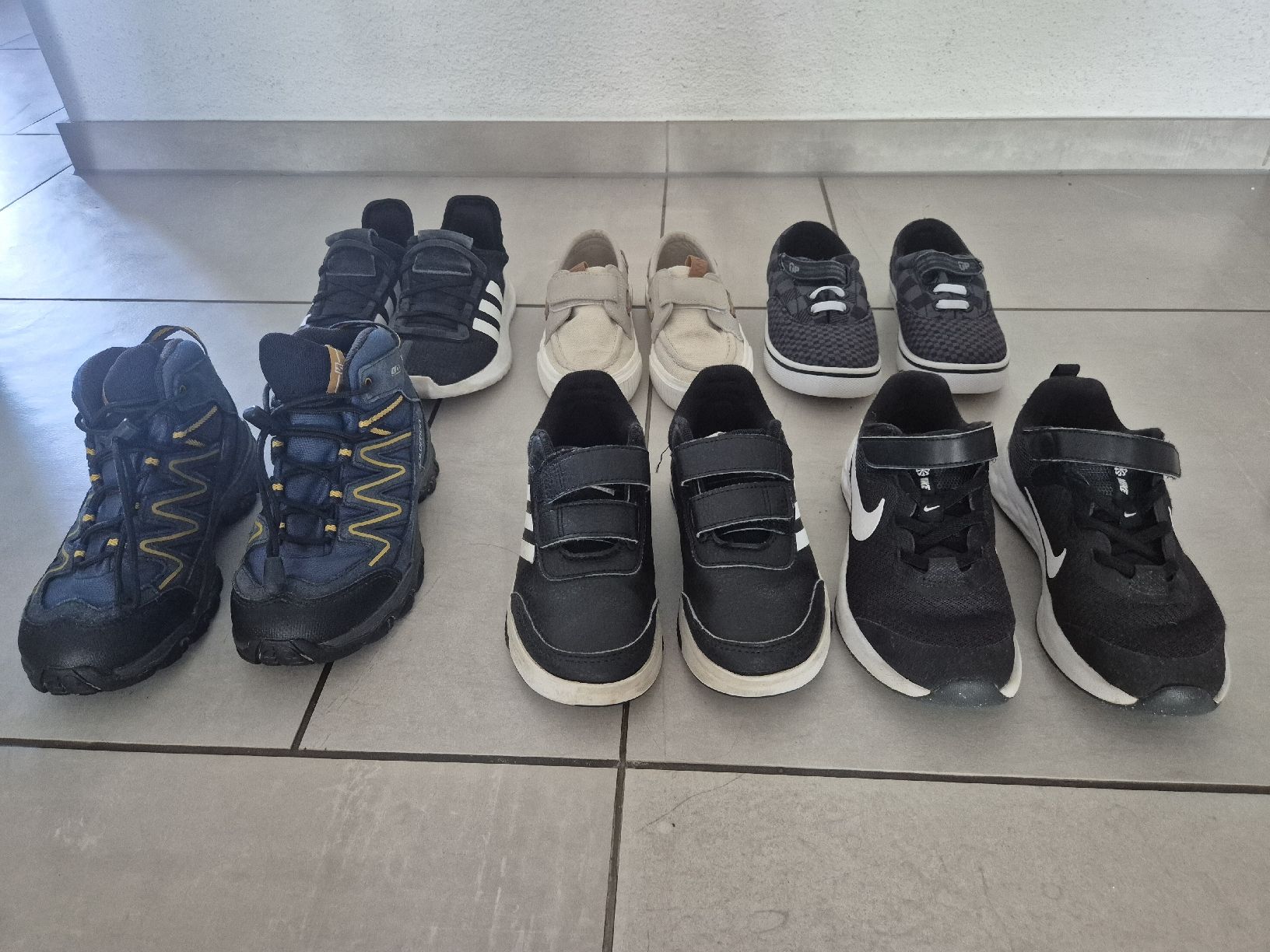 Chaussures garçon: Kinderschuhe set Größe 30  – D'occasion à Wohlen AG par rubenmalaga 1