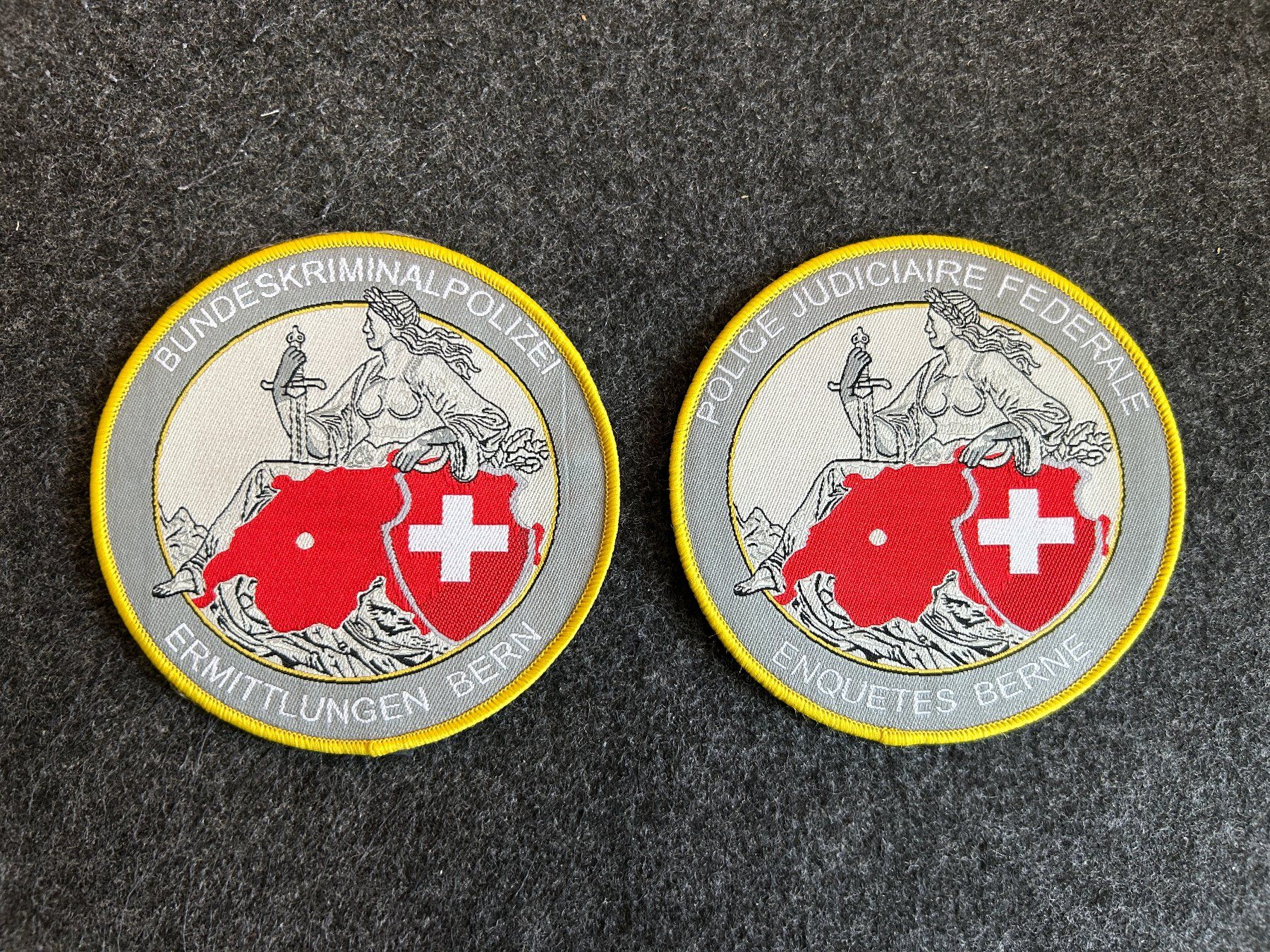 Placchette & Badge: Set 2 Patches Bundeskriminalpolizei Ermittlungen Bern – Usato da Berikon venduto da DGC-1995