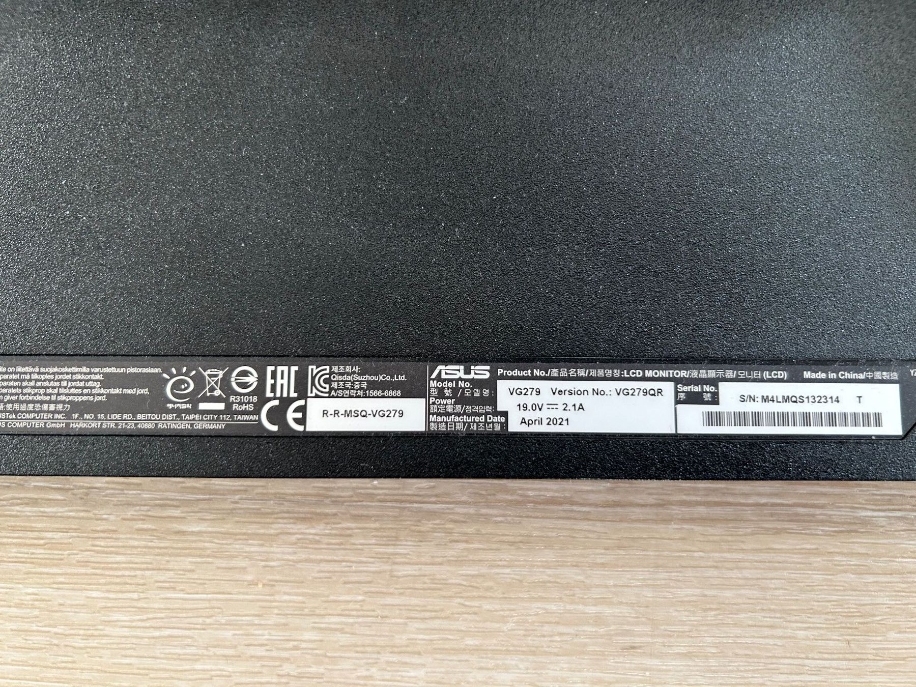 Staffa per monitor: Monitorhalterung Value Triple LCD Arm inkl. 2 Bildschirme – Usato da Winterthur venduto da BasilHaerri 1