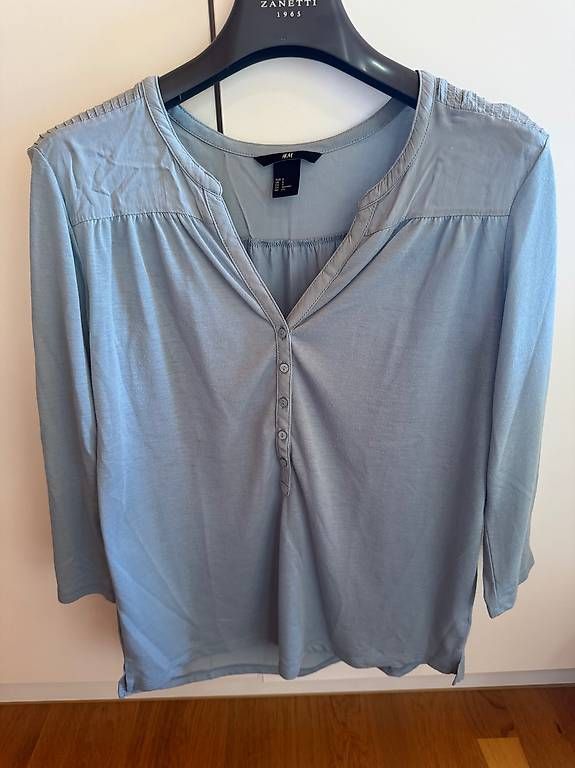 H&M Camicette: Shirt / Bluse / Blau / S – Usato da Hünibach venduto da s.leptir 1