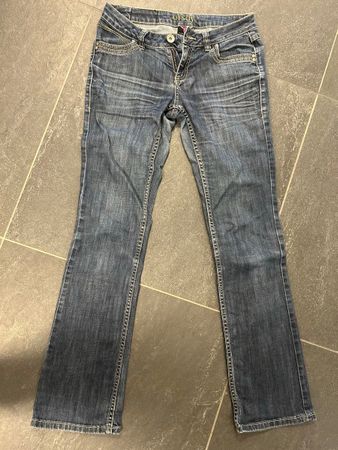 Jean slim denim, taille W29 L32.