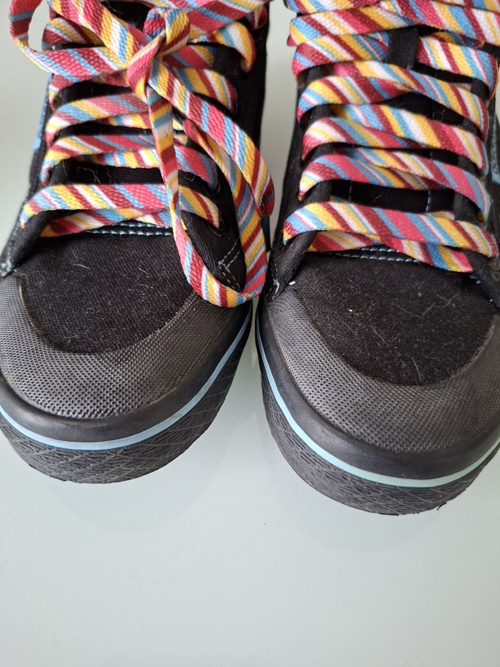 Chaussures femmes: Baskets basses Adidas noires avec lacets multicolores – D'occasion à Renens VD par ser_j2fn 5