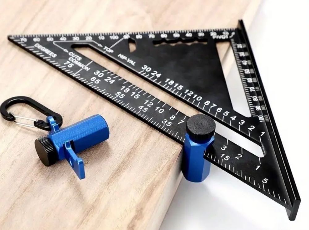 Produktbild von Treppenlehre Mit Winkelhalterung – 8 Cm Hoch, Rot Eloxiertes Aluminium – Für Zimmerer & Holzbauer – Inkl. Aufbewahrungshaken