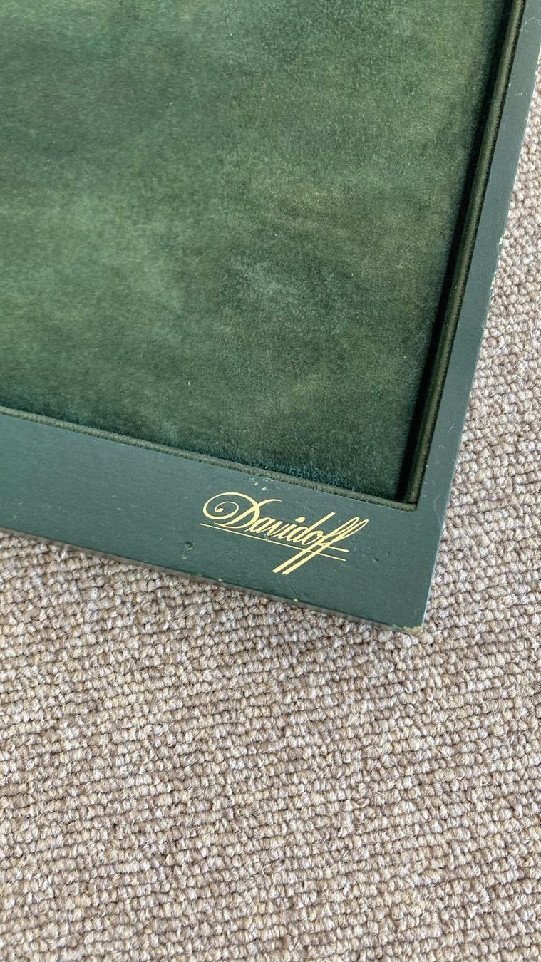 Davidoff Sigari: Davidoff Präsentiertablar – Usato da Teufen AR venduto da Partagas69
