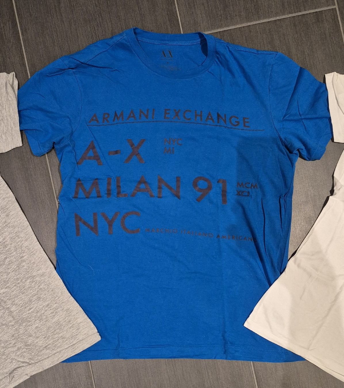 Armani T-shirt: Armani Exchange T-Shirts, Grösse S, 3 Stück – Nuovo (secondo la descrizione) da Embrach venduto da Mikmi 2