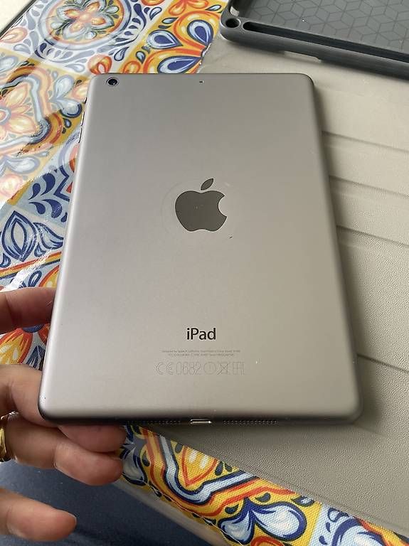 Tablet PC: iPad Mini 16 Go  – Usato da Sonceboz-Sombeval venduto da msap