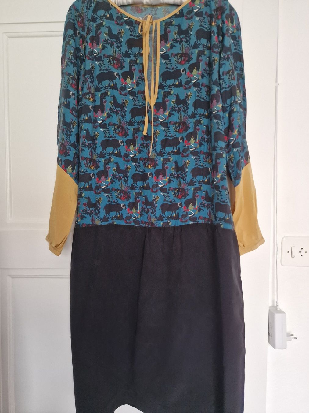 Vestiti: Robe manches longues avec soie, L – Usato da Pully venduto da Kadiyac