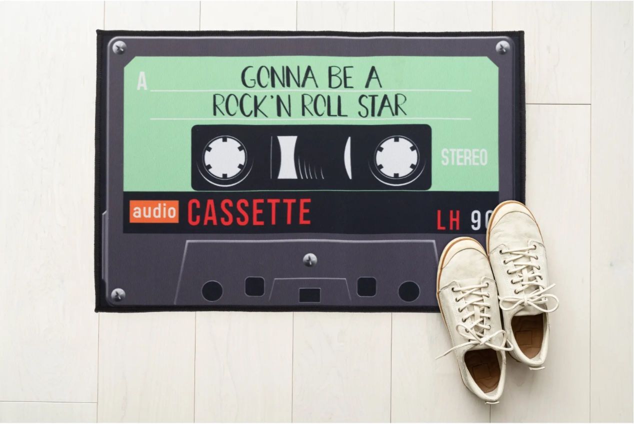 Bodenmatten: Türmatte Music-Cassette  Robuste Schmutzfangmatte – Neu und originalverpackt aus Bülach von StoreInShopSwiss 1