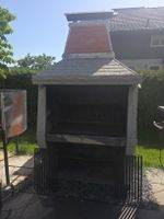 Argentinischer Gartencheminée / Grill - bereit für den Somme