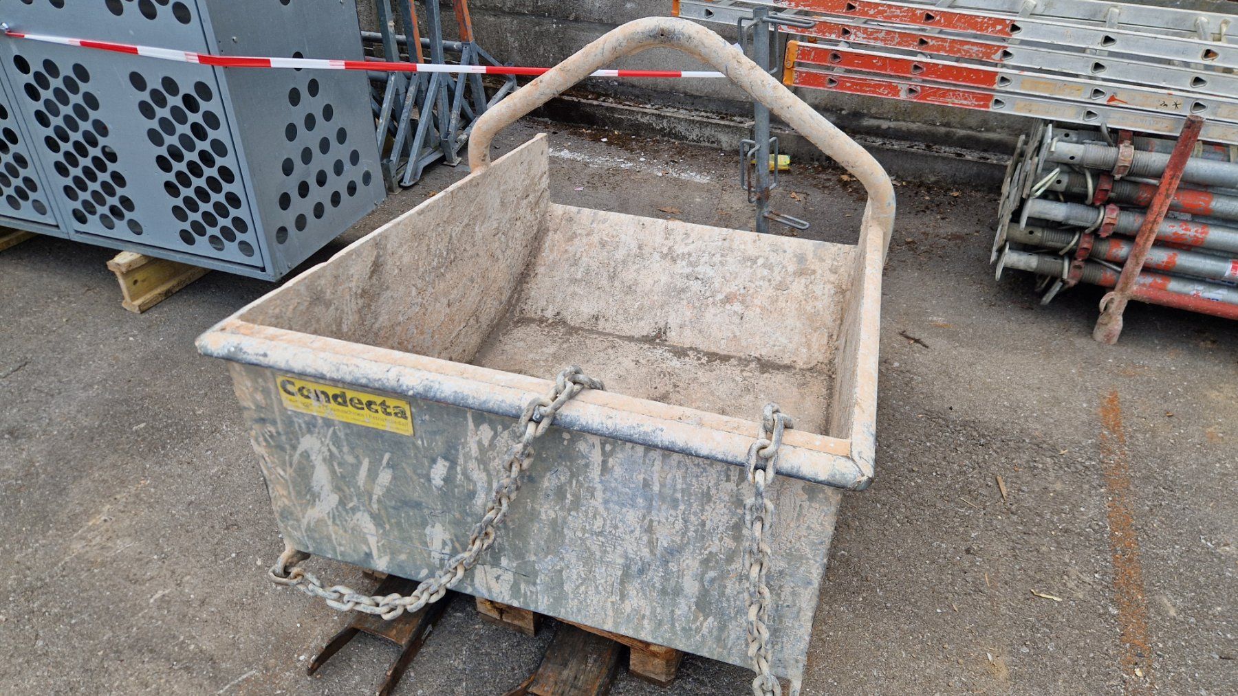 Conteneurs de construction: Contecta Kranmulde – D'occasion à Hunzenschwil par inf_b6fn 1