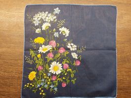 Taschentuch Motiv Blumen