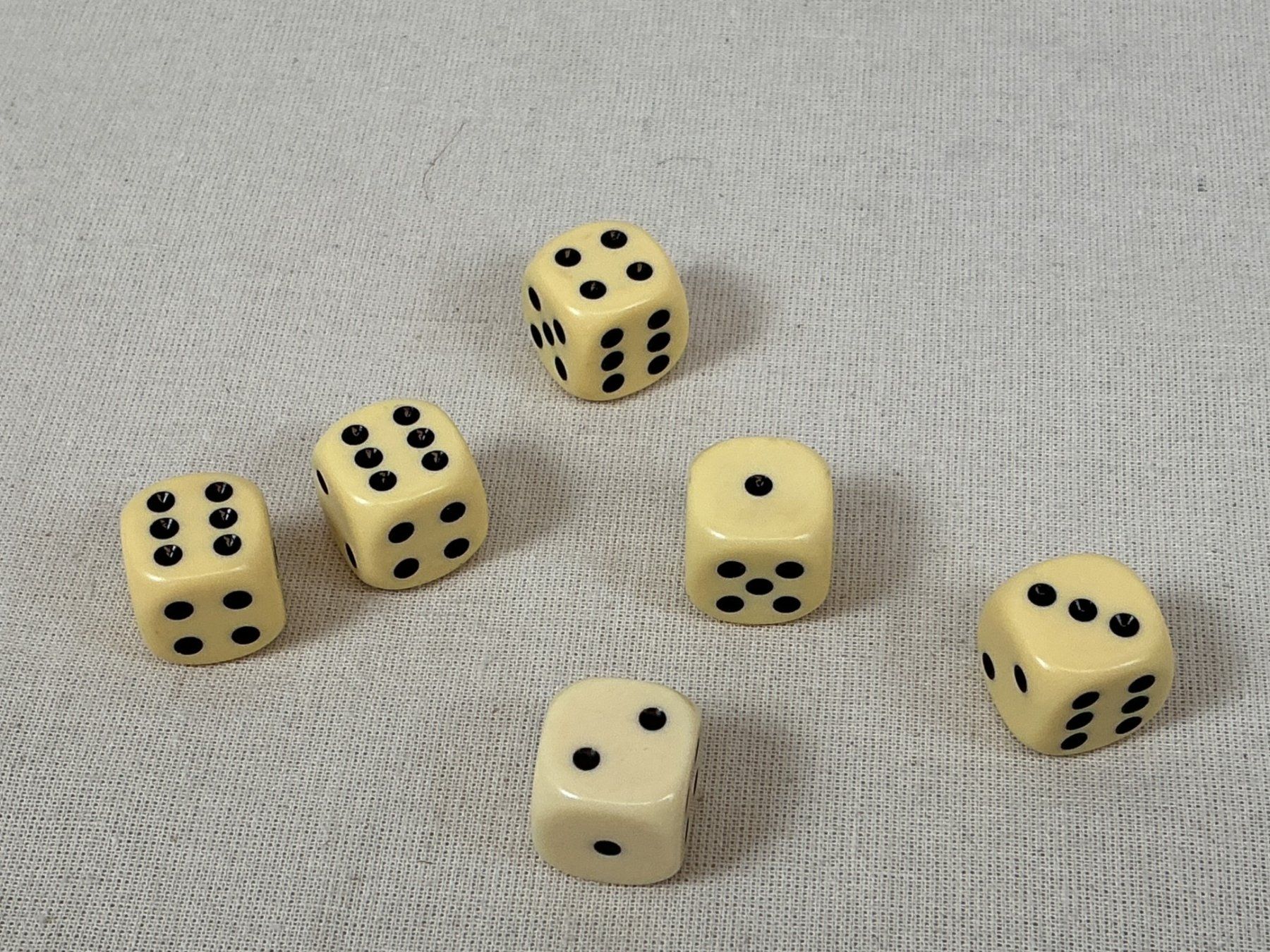 Giochi: Spielkarten- und Würfelspiel – Usato da Richterswil venduto da Restwert_Richterswil 3