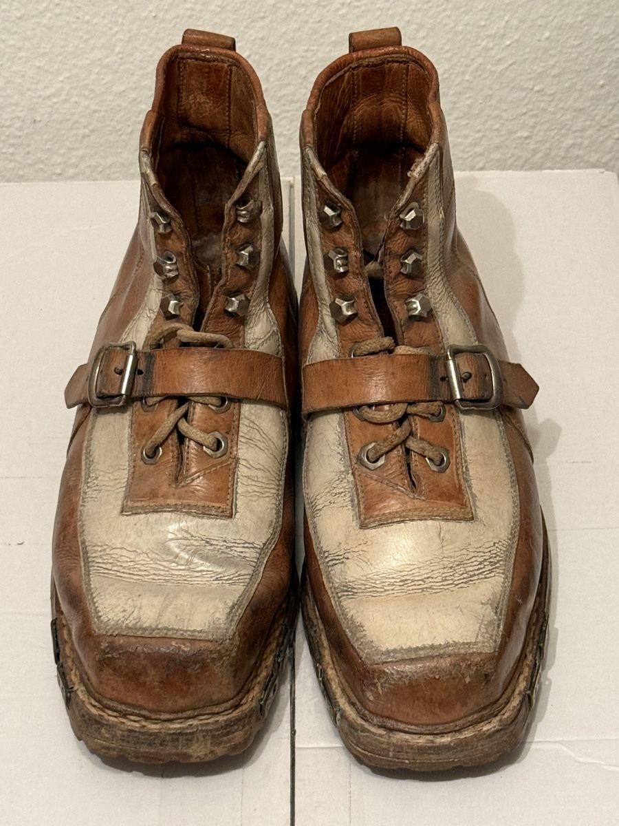 Scarpe da donna: Antike Skischuhe, Deko – Usato da Allschwil venduto da bianco2750 3