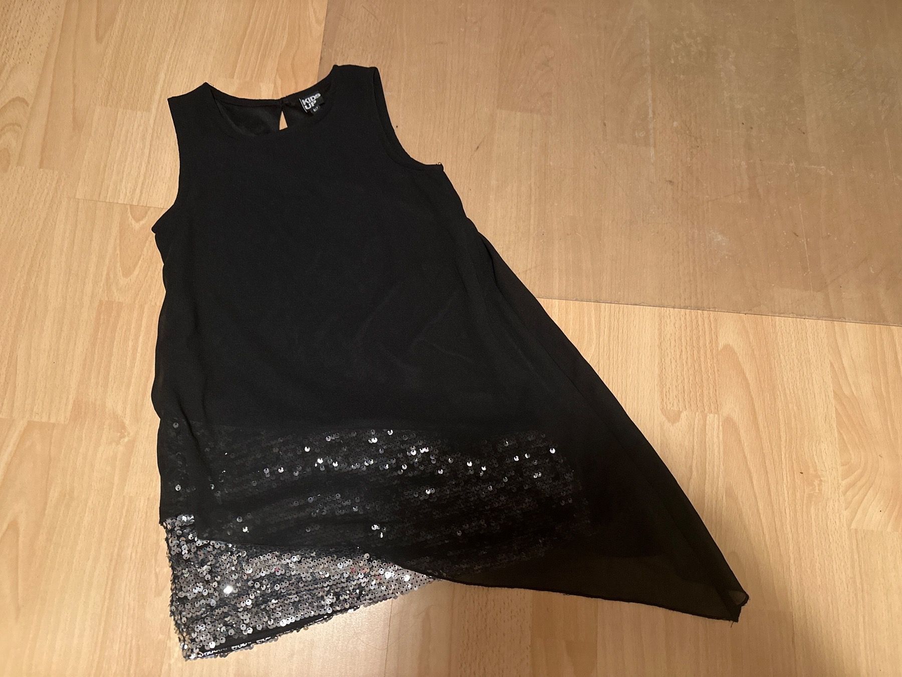 Vestiti & Gonne: Party Kleid 6bis 7J – Usato da Ebikon venduto da Minimelili11