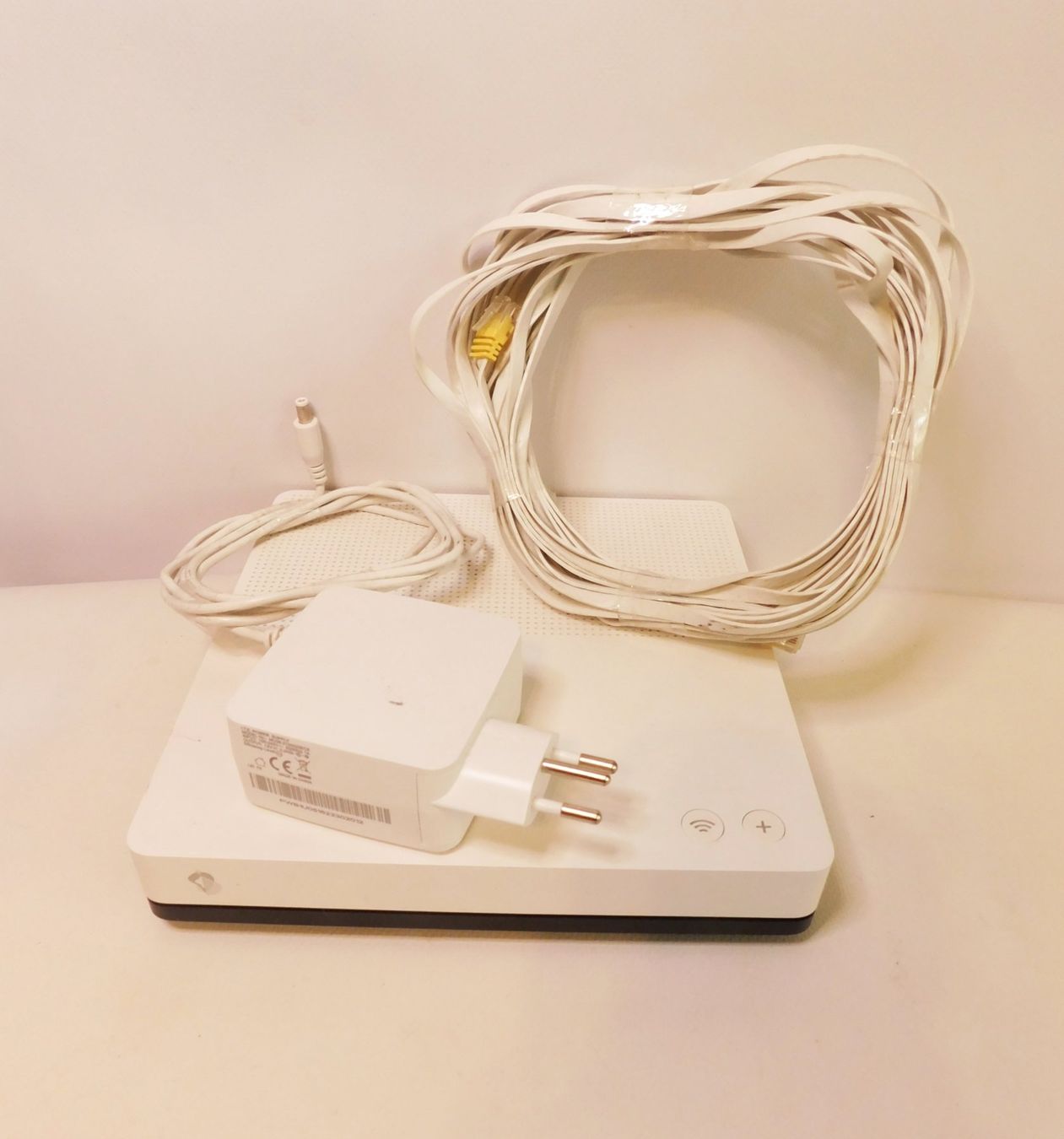 Swisscom Modem & Router: Swisscom Internet-Box Standard – WLAN-Router & Modem – Usato da Emmenbrücke venduto da Ulisse-22