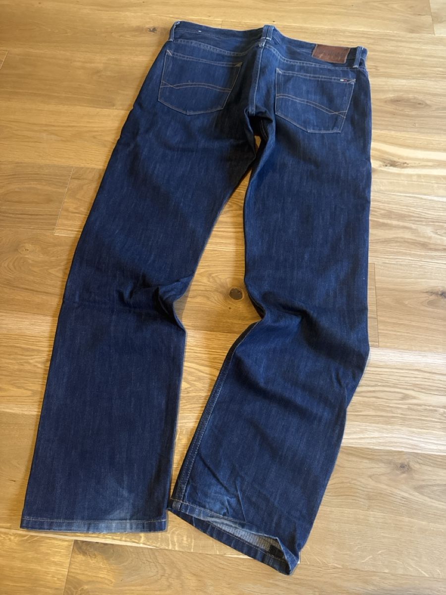 Jeans: Tommy Hilfiger jeans – D'occasion à Nidau par stubeee 1