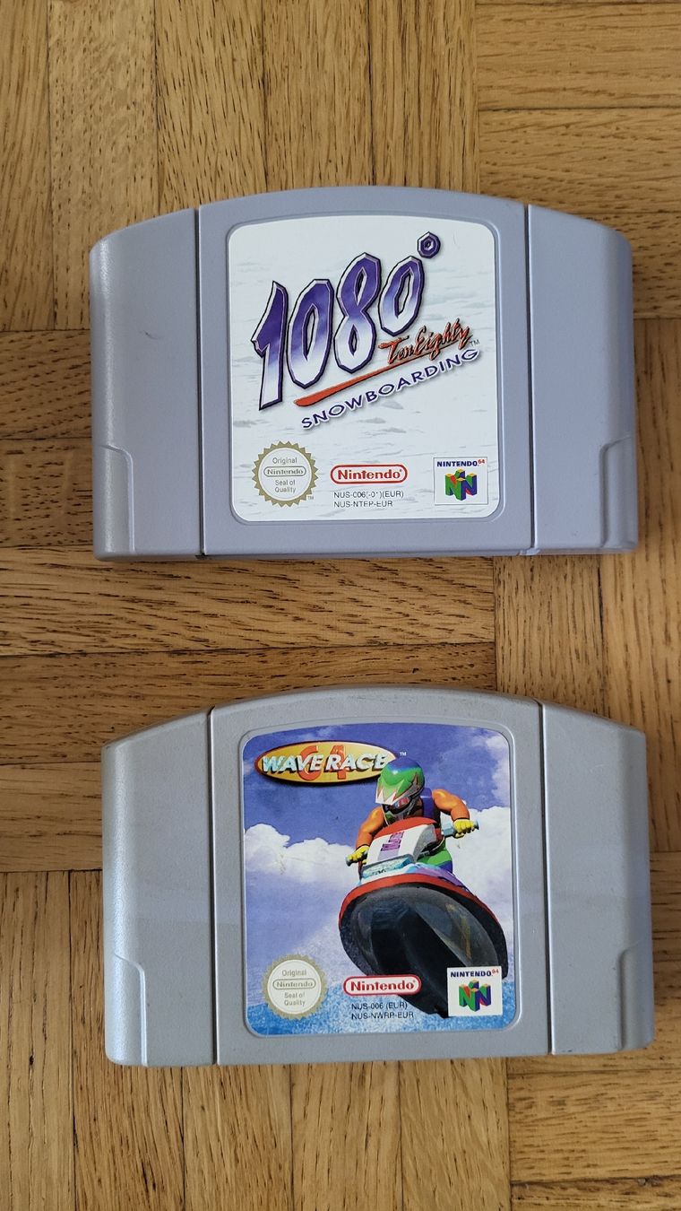 Nintendo Console: Nintendo N64 Konsole, 3x Controller, 4x Spiele – Nuovo (secondo la descrizione) da Biel/Bienne venduto da Retrohr 4