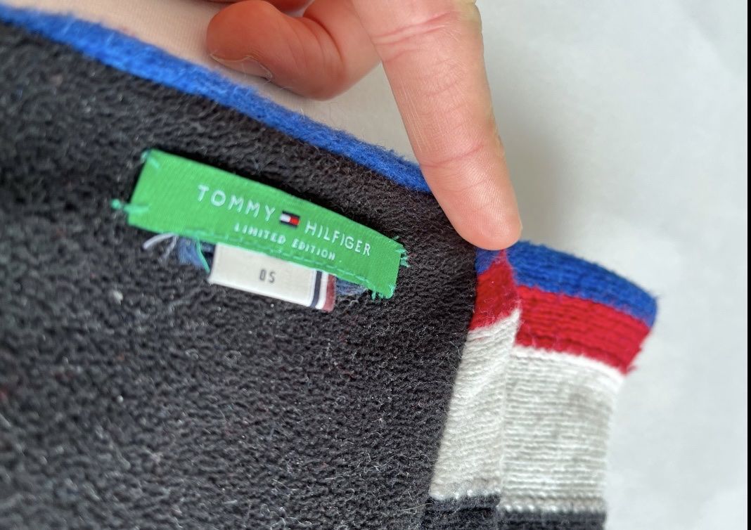 Tommy Hilfiger Foulard & Sciarpe: Tommy Hilfiger Schal Limited Edition gestreift – Usato da Zug venduto da Nickwalks999 1