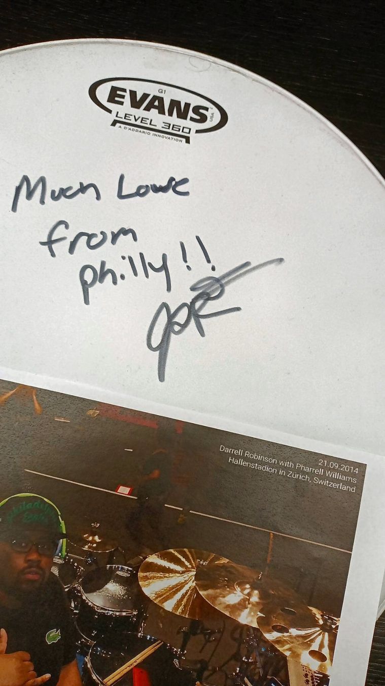 Evans Strumenti musicali: COLLECTORS STUFF Drumhead signed by Darrell Robinson – Nuovo e nell'imballaggio originale da Zofingen venduto da Rodeln 1