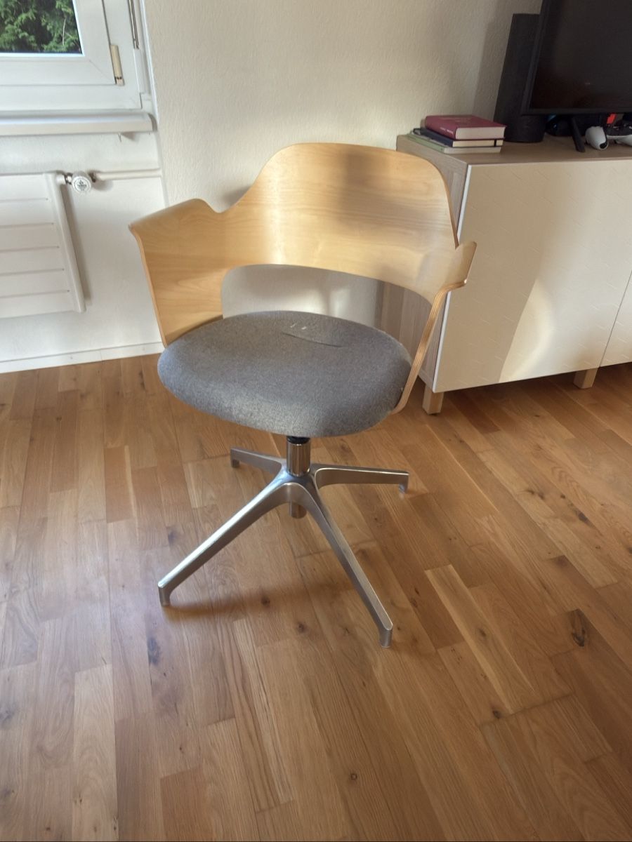 Ikea Chaises: FJÄLLBERGET Büro stuhl – D'occasion à Rapperswil SG par MelanieMelone