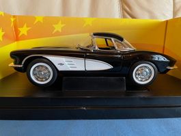 Chevrolet corvette série limitée et signée John Force 1/18