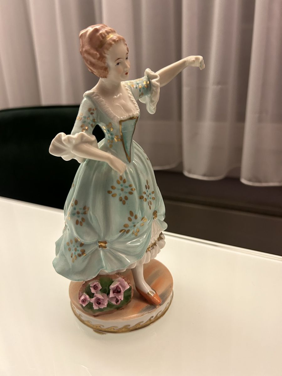 Sculture & Statue: Schöne Frau Figur – Usato da Liestal venduto da Htop 1