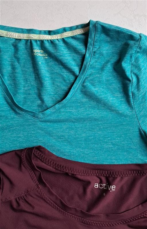 T-shirt: Zwei Sport Shirts Gr. S – Usato da Küssnacht am Rigi venduto da AutoVilla 1