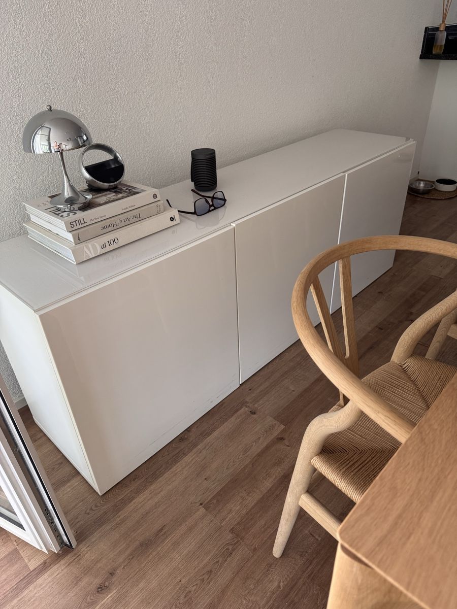 Kommoden: Ikea Besta Sideboard mit Glasplatte  – Gebraucht aus Elsau von Raffaella5