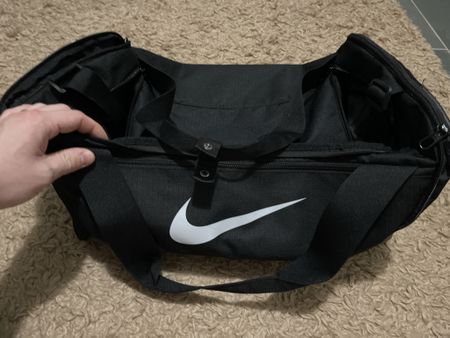 Sporttasche Nike schwarz neu, ideal für Fitness & Reisen