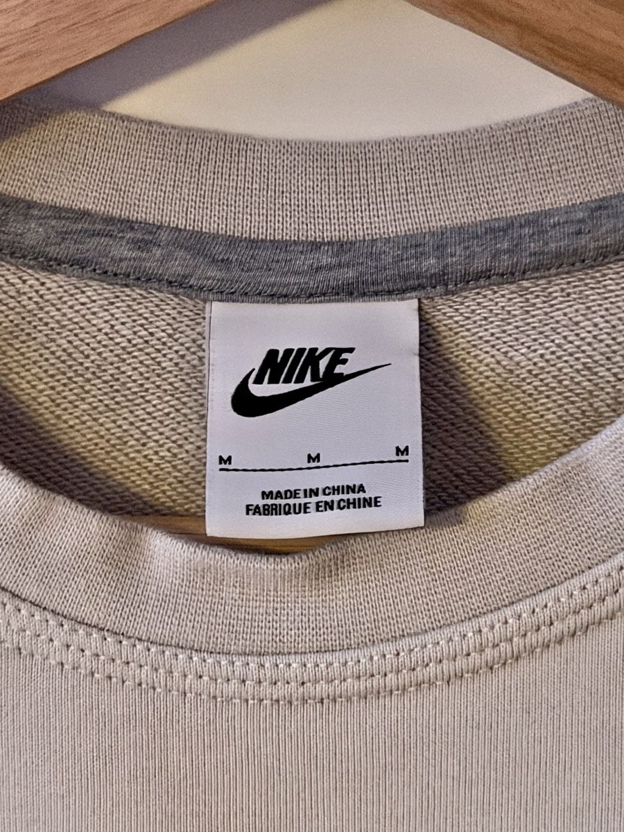 Nike Maglioni & Felpe: Pull Nike beige, taille M – Nuovo (secondo la descrizione) da Boudry venduto da LuigiLoot 1
