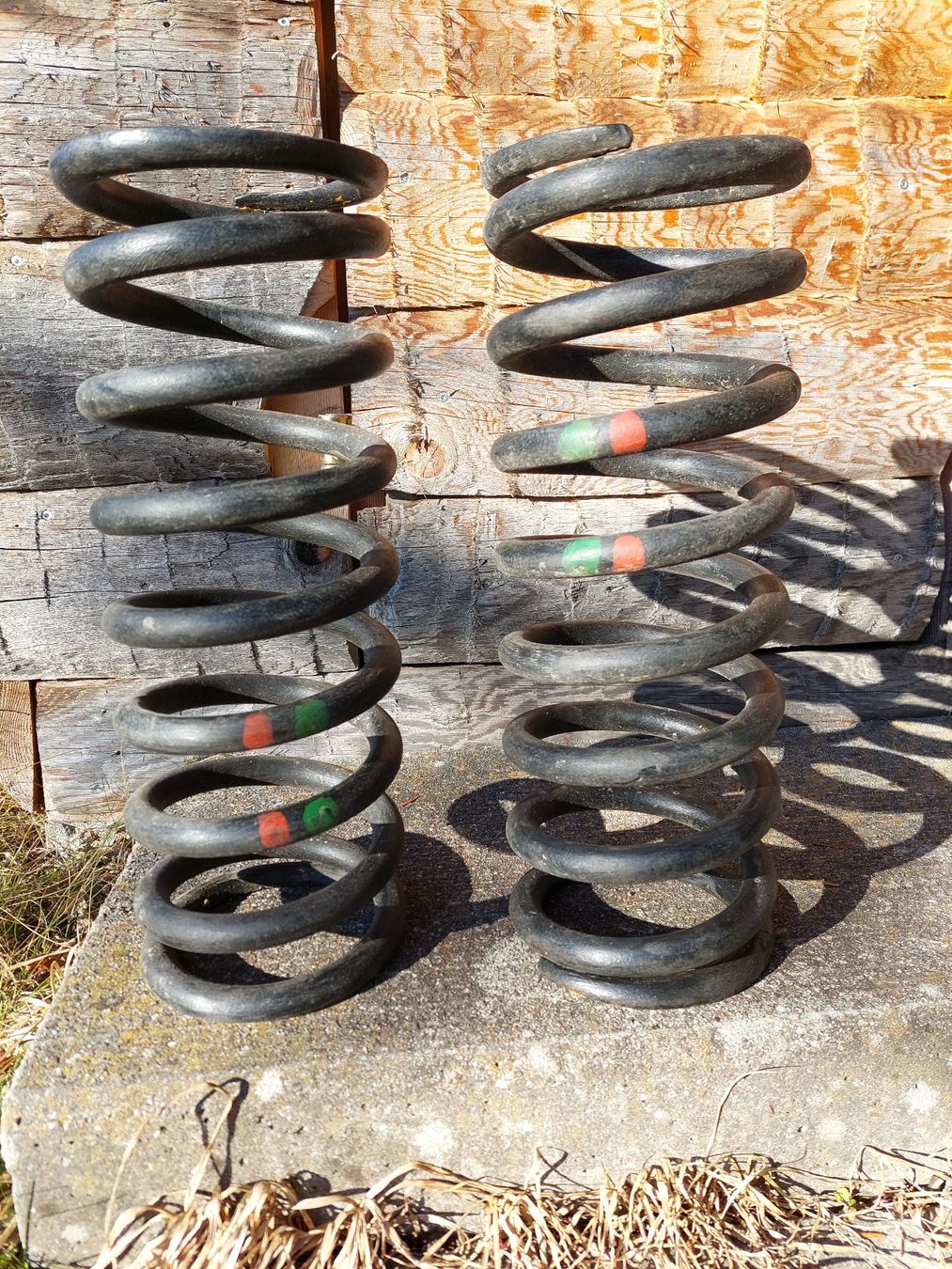 Welt der Tiere: Land Rover 90 Spiralfedern hinten – Gebraucht aus Saanen von Tlr