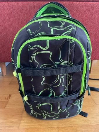 Satch Schulrucksack – Schwarz/Neongrün –TOP Zustand