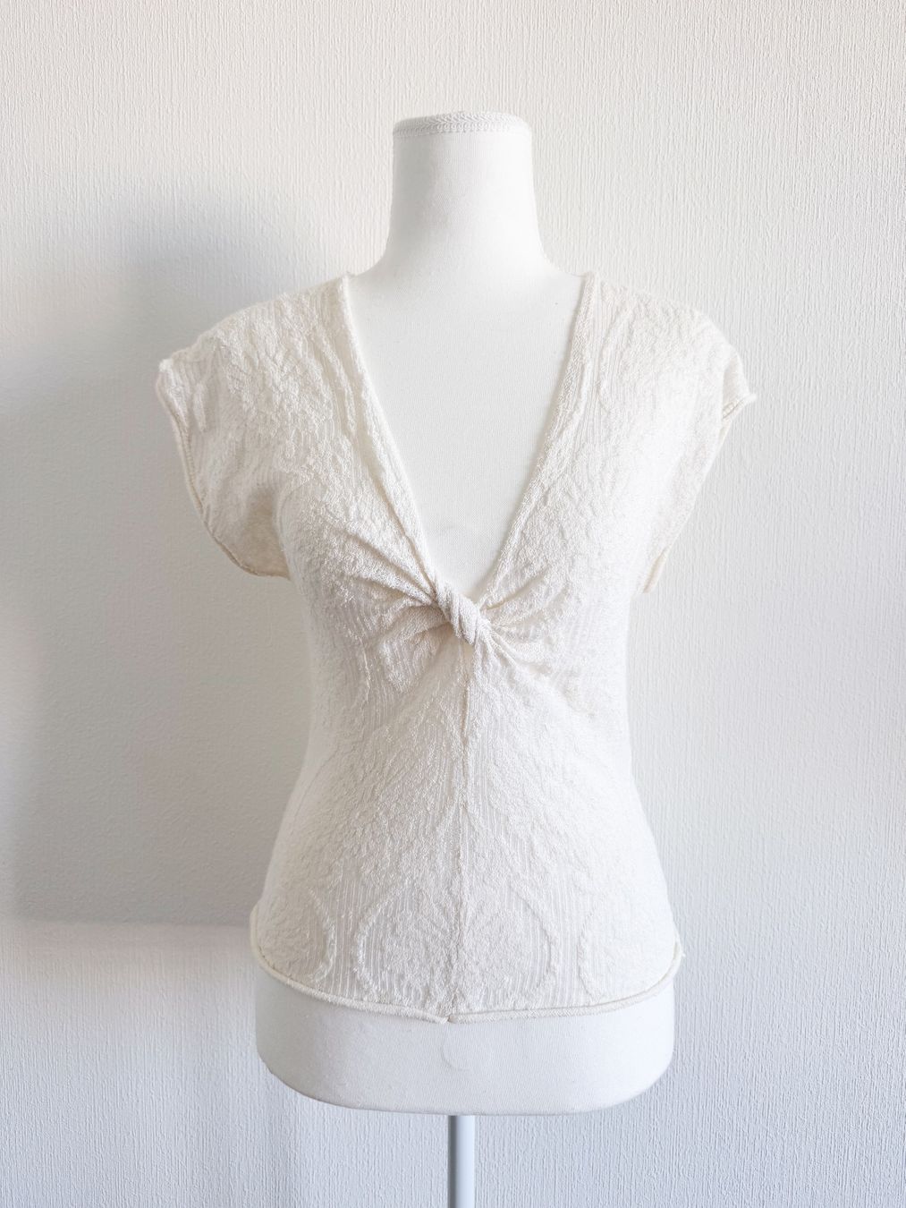 T-shirt: T-shirt crème – Usato da Lausanne venduto da Greenbyaudrey