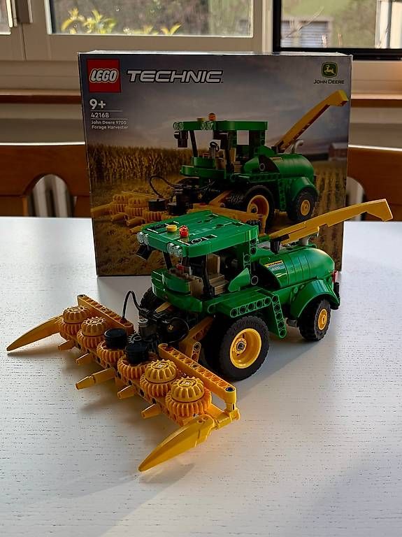 Lego Kit di costruzioni: LEGO Technic John Deere 9700 Forage Harvester – Usato da Zürich venduto da hclausd