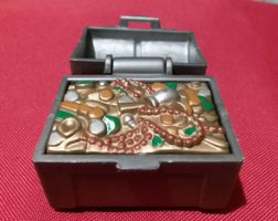 Plastic mini Treasure chest toy
