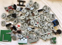 LEGO Ritterburg - Konvolut mit 4 Schatztruhen & Münzen