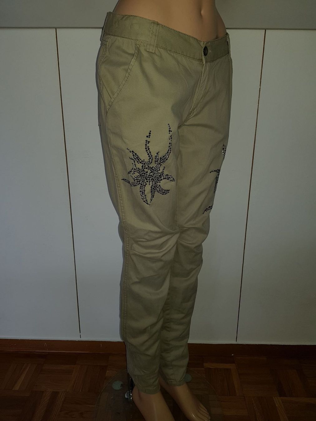 Hosen: AMISU Pantalon / Hose Taille / Grosse 36 – Gebraucht aus Cossonay-ville von Super-Price-Quality 2