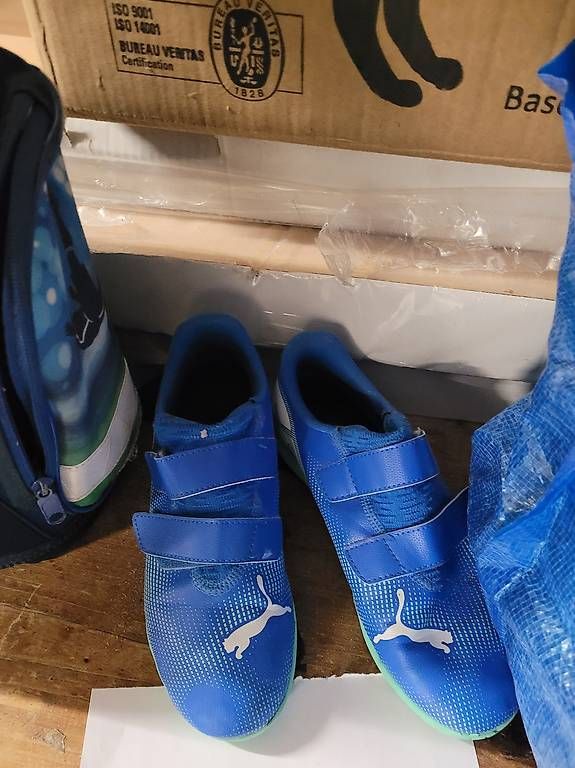 Herrenschuhe: Fussballschuhe Grösse 38 – Gebraucht aus Pfäffikon ZH von lin_f9my