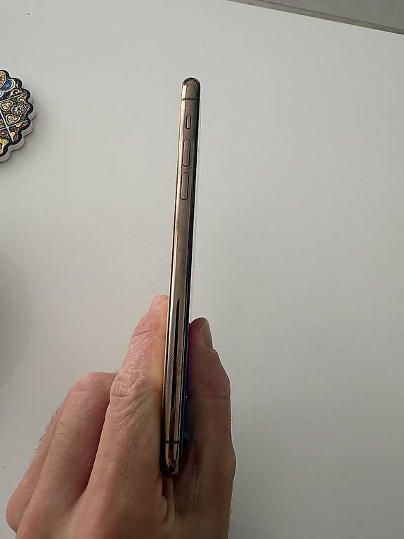 Telefoni cellulari / Smartphones: iphone 11 pro max  – Usato da Peseux venduto da san_9bqc 2