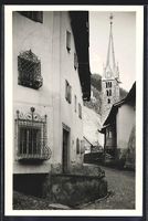 AK Bergün, Strassenpartie mit Kirchturm