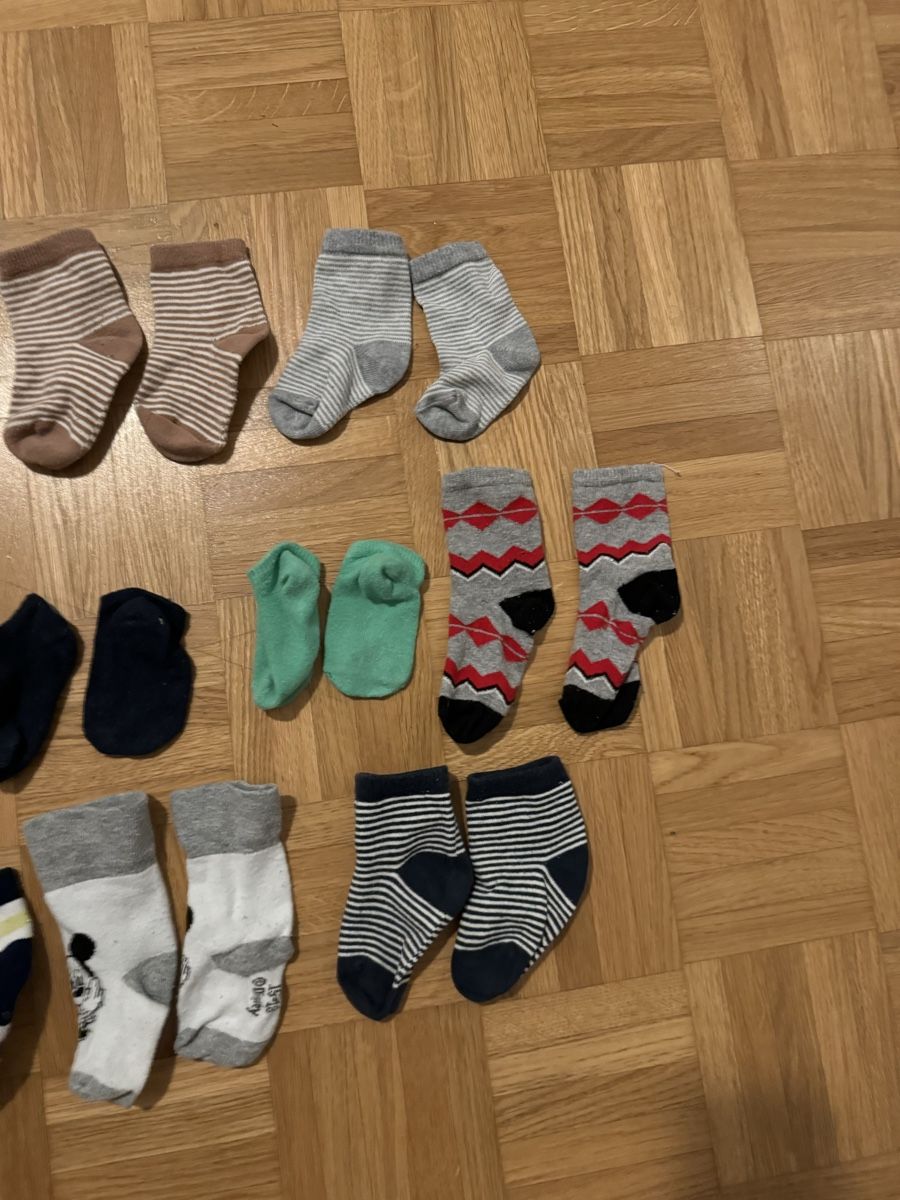 Socken für Kinder: Kinder Socken Grösse 0-12 Monate – Gebraucht aus Zürich von MaSte 3