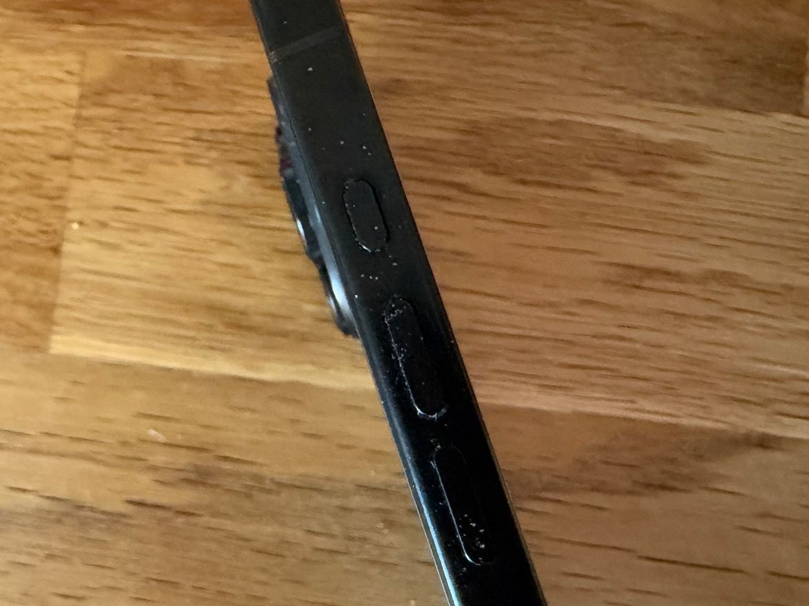 Apple Portables: iPhone 16 Pro Black Titanium 256GB – D'occasion à Fislisbach par kul_8gl8 3