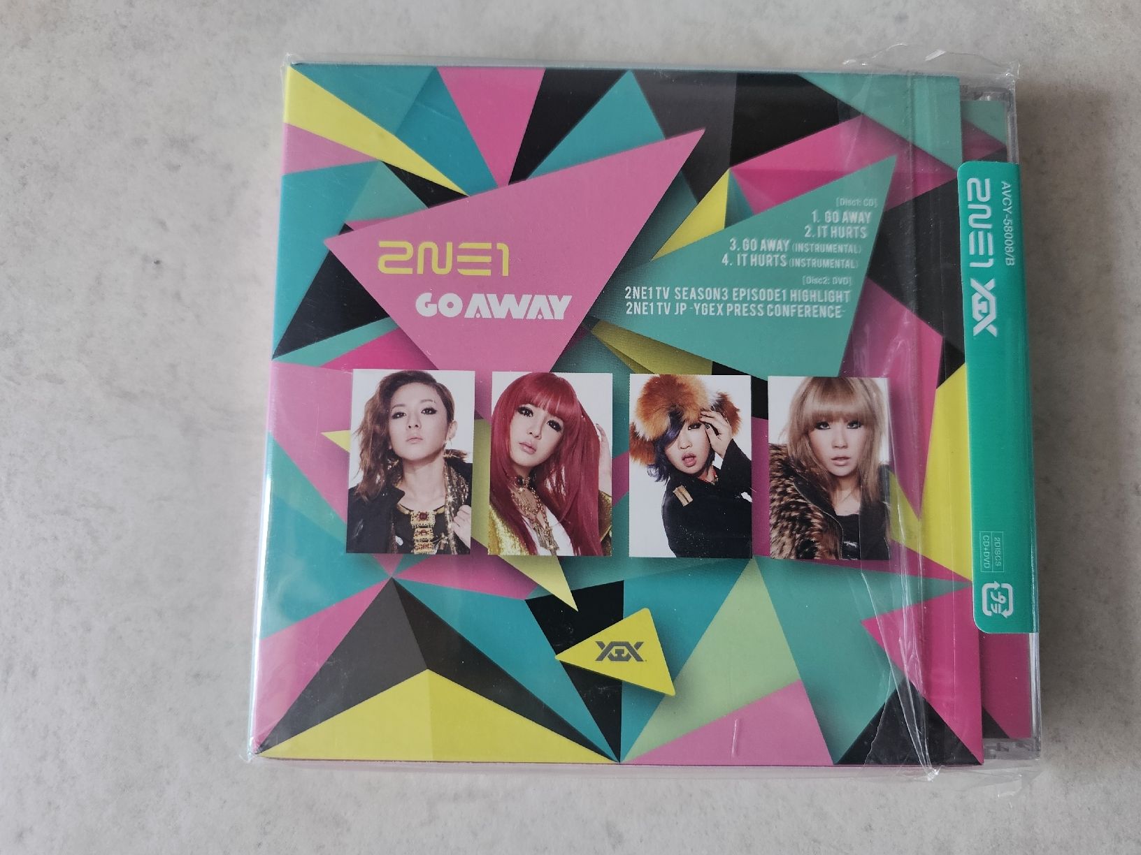 CD: 2NE1  -  Go Away  /  CD + DVD Fabrikneu – Nuovo e nell'imballaggio originale da Schneisingen venduto da backstore24 1