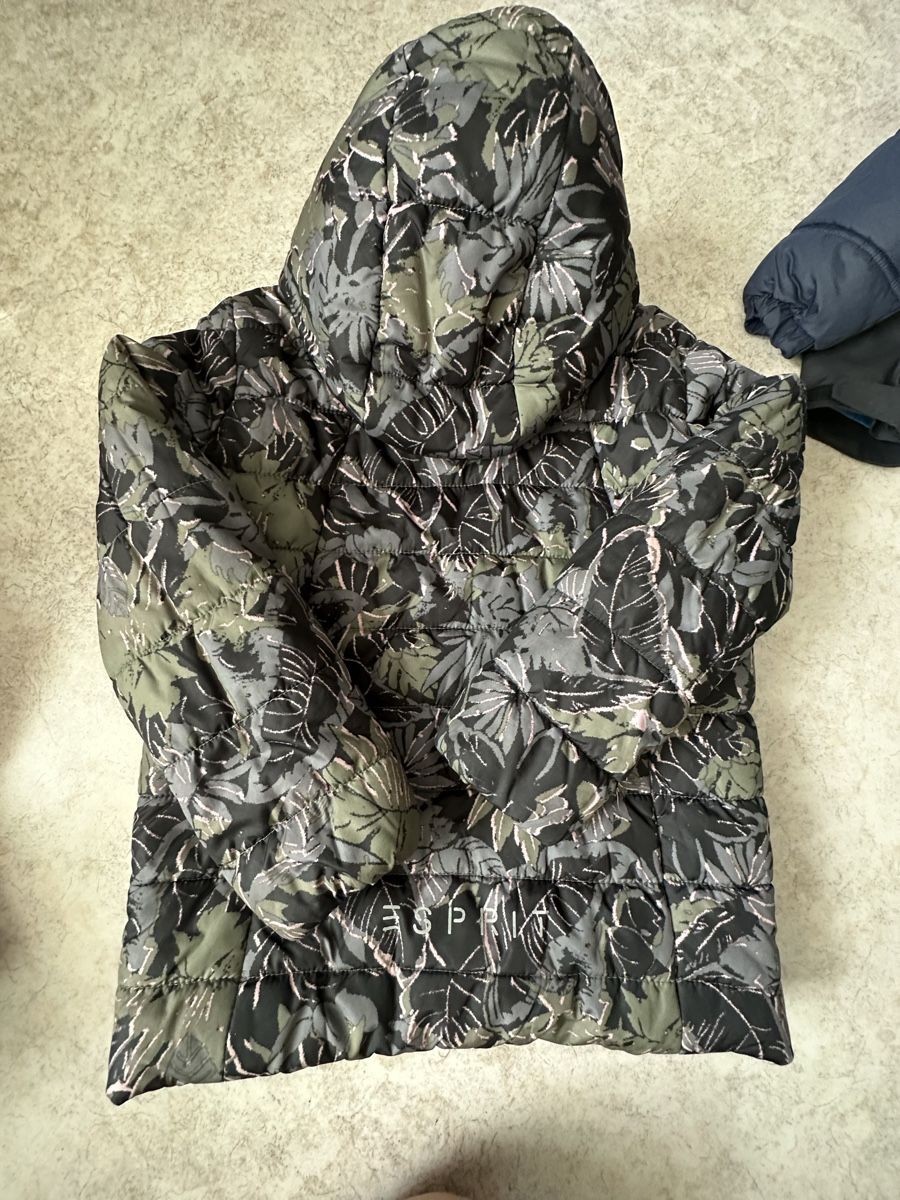 Esprit Giacche & Cappotti: Winter Jacke gr 128/134 – Usato da Pratteln venduto da milisandra 2