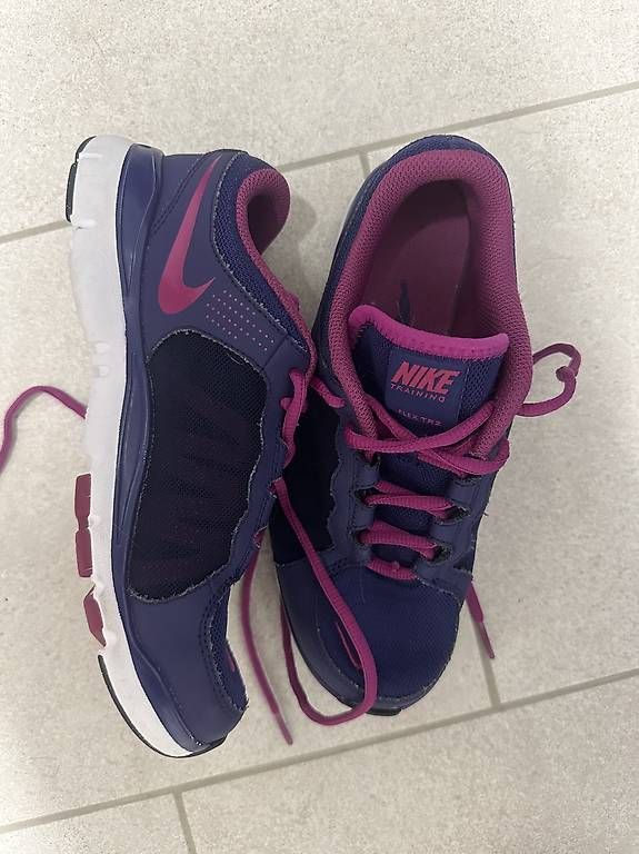 Scarpe per ragazze: Nike Training Schuhe – Usato da Zürich venduto da SM122