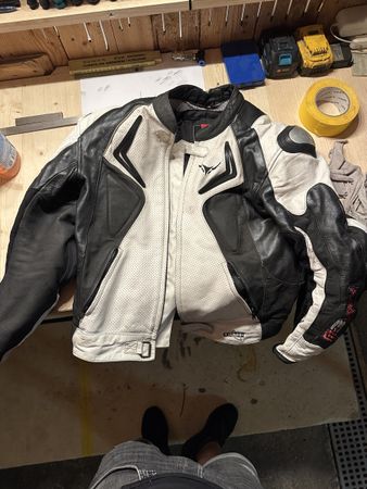 MB-Sport Lederkombi Jacke Grösse 50 Neuwertig Ideal für Früh