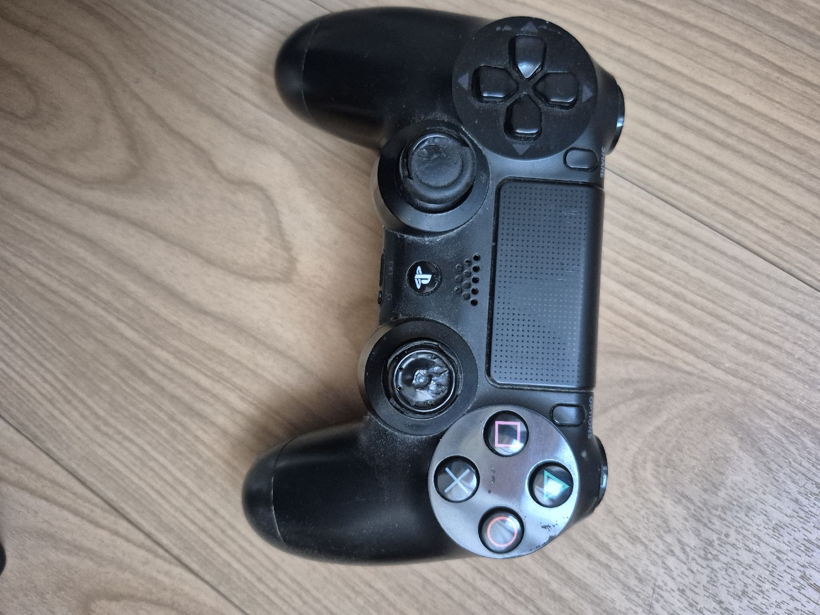 Sony Console: Playstation 4 SSD 2TB mit 3 controller – Usato da Regensdorf venduto da PDDM 3